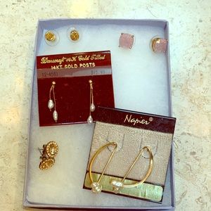 Five pairs of gold earrings